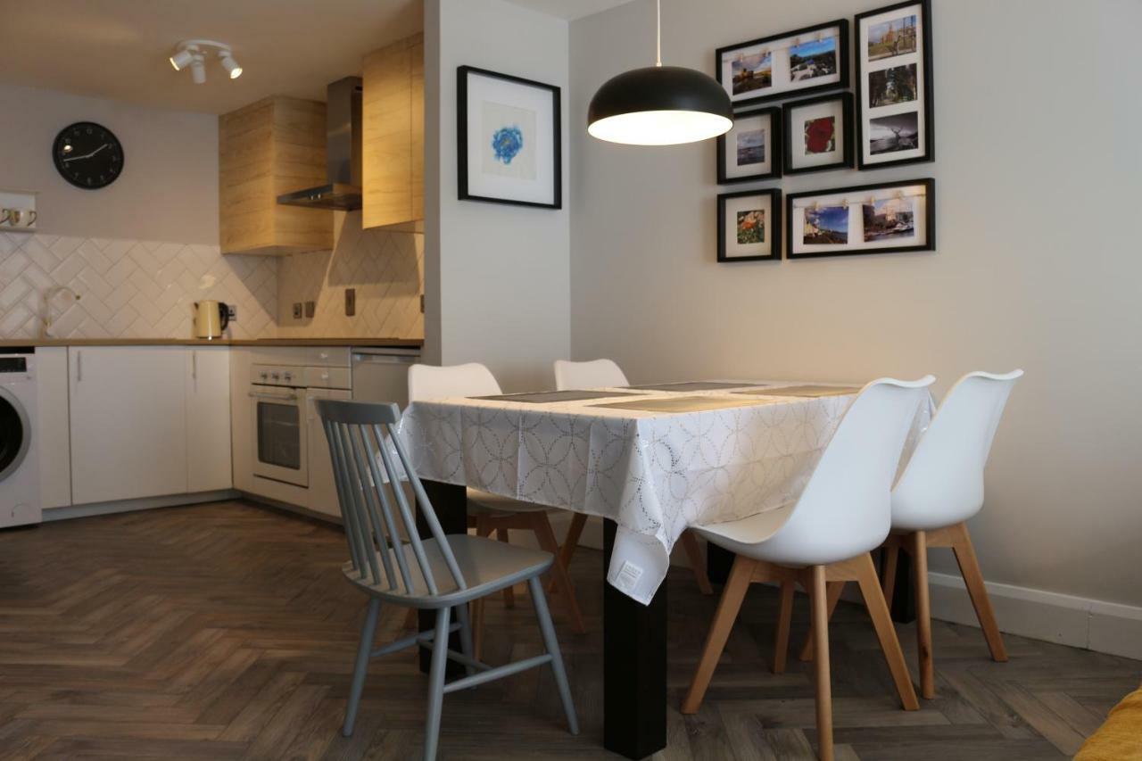 Queens Quarter Holiday Homes (Adults Only) بلفاست المظهر الخارجي الصورة
