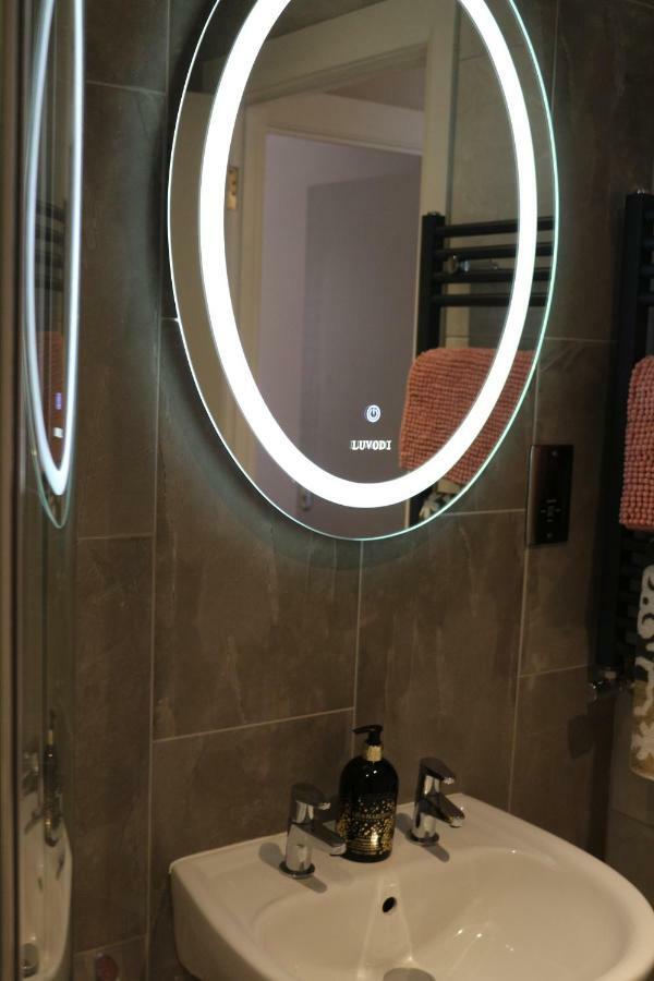Queens Quarter Holiday Homes (Adults Only) بلفاست المظهر الخارجي الصورة