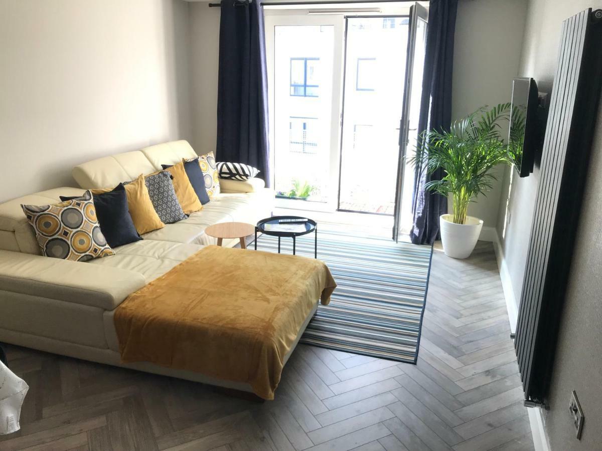 Queens Quarter Holiday Homes (Adults Only) بلفاست المظهر الخارجي الصورة
