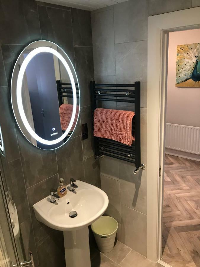 Queens Quarter Holiday Homes (Adults Only) بلفاست المظهر الخارجي الصورة