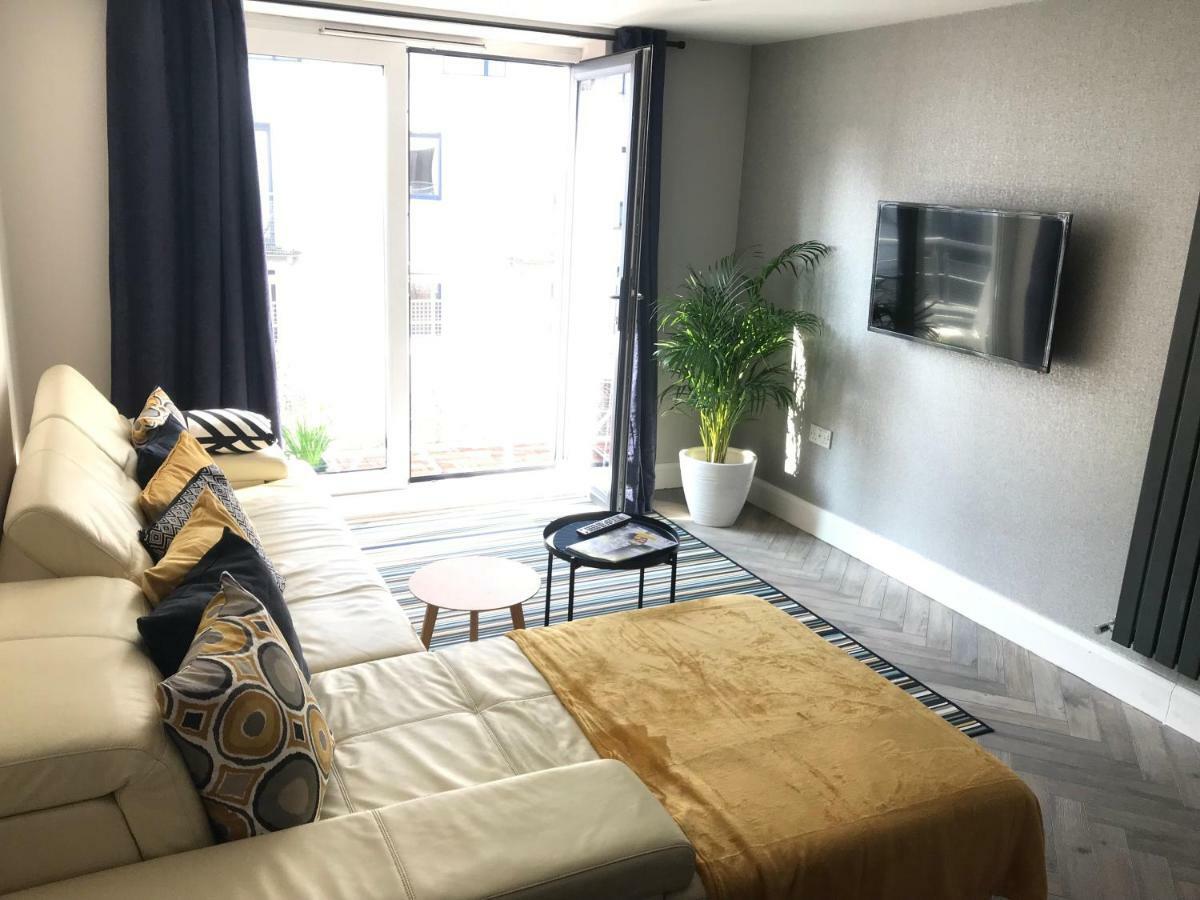 Queens Quarter Holiday Homes (Adults Only) بلفاست المظهر الخارجي الصورة