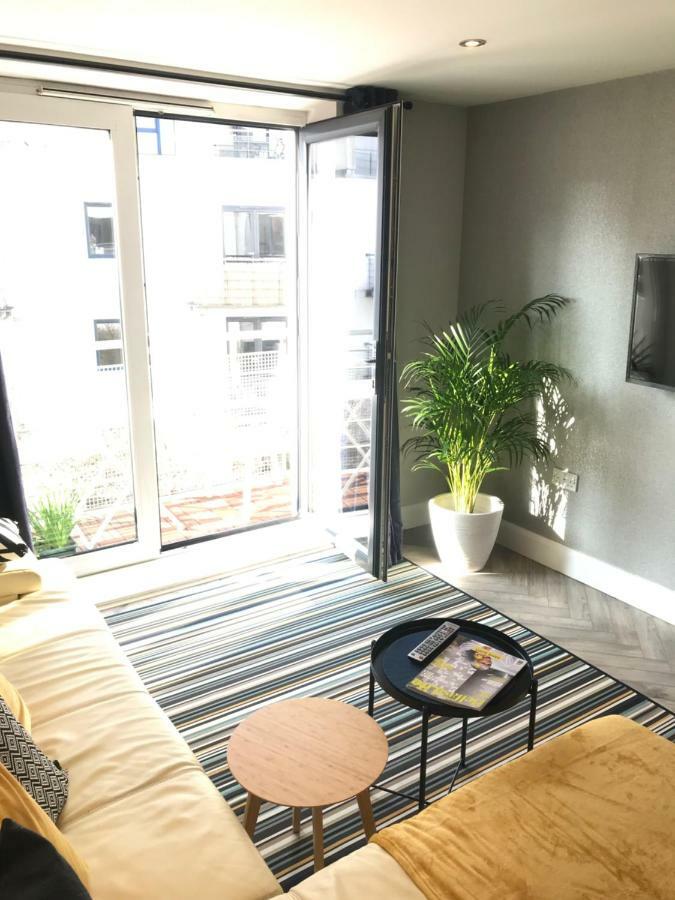 Queens Quarter Holiday Homes (Adults Only) بلفاست المظهر الخارجي الصورة